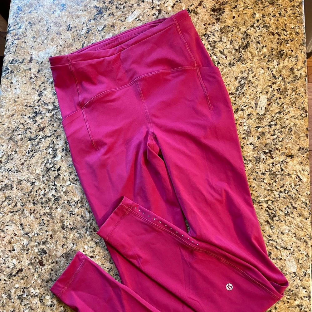 Lululemon Swift Speed HR Tight 31” Sz 6 Tall - Never been worn Color: Wild Berry